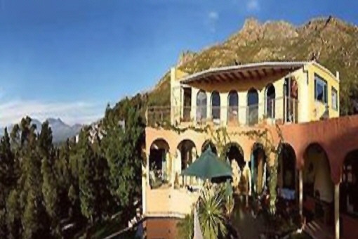 Villa mit wunderschönem Blick auf das Meer und die Berge in Gordons Bay