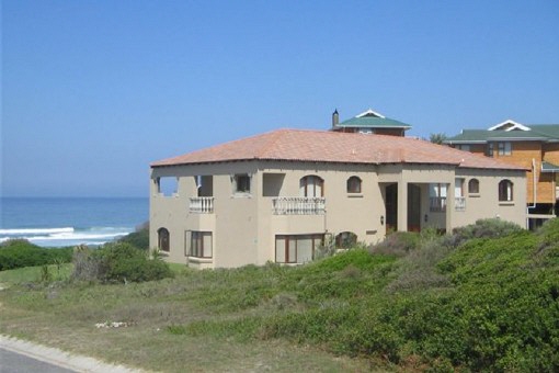 Toskanische Villa mit direktem Zugang zum Meer in Outeniquastrand