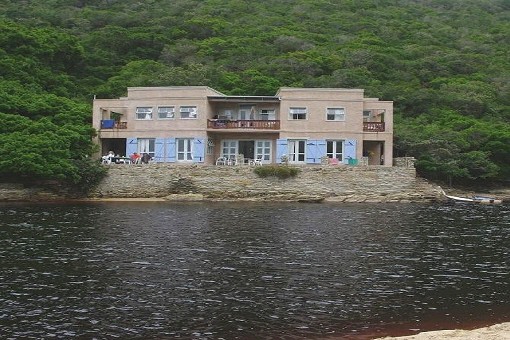 Haus inmitten der Wildnis von Südafrika in Kaaimans River